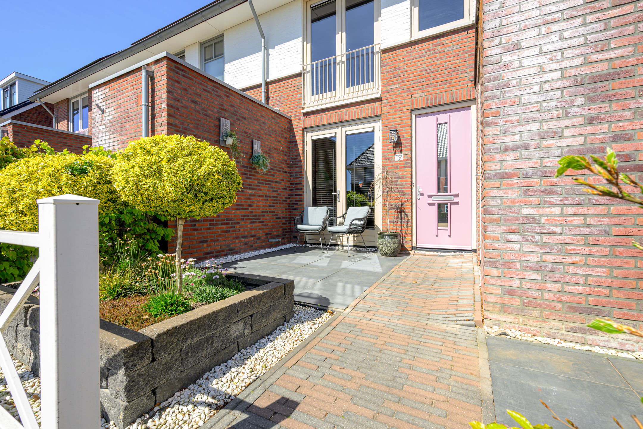 Modern Move-in Ready Terraced Home with Private Mooring on Navigable Water — 39