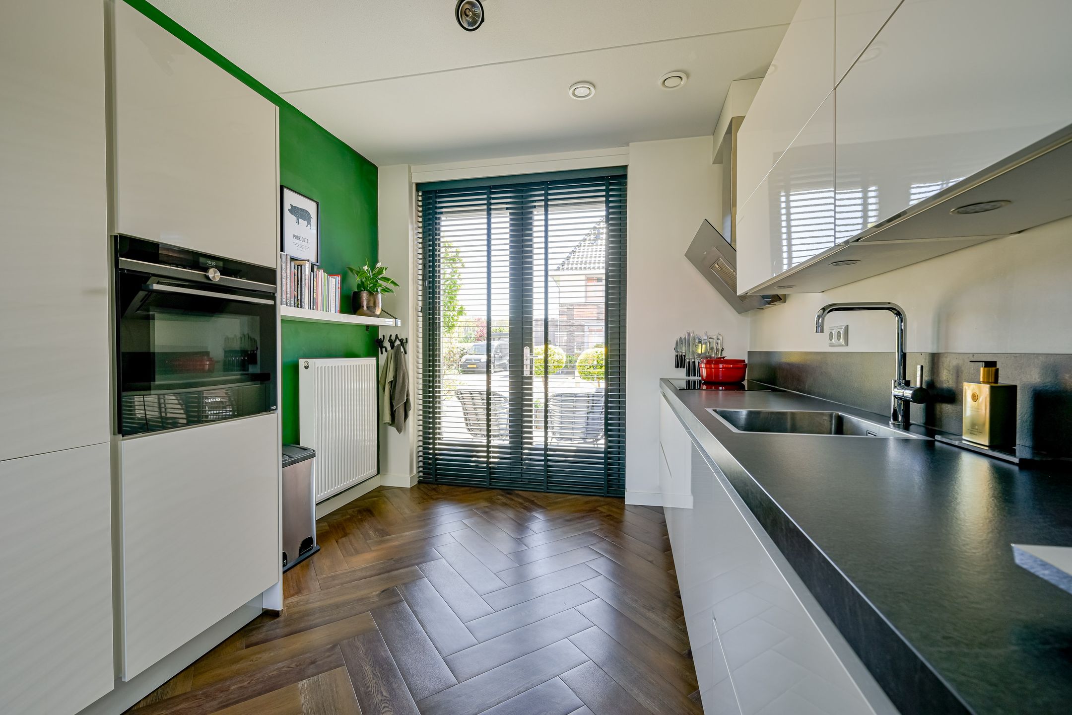 Modern Move-in Ready Terraced Home with Private Mooring on Navigable Water — 15