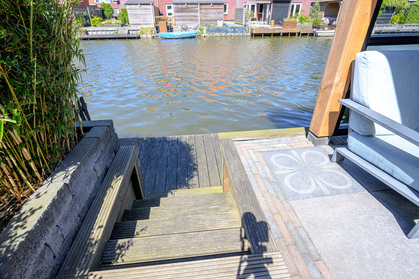 Modern Move-in Ready Terraced Home with Private Mooring on Navigable Water — 34