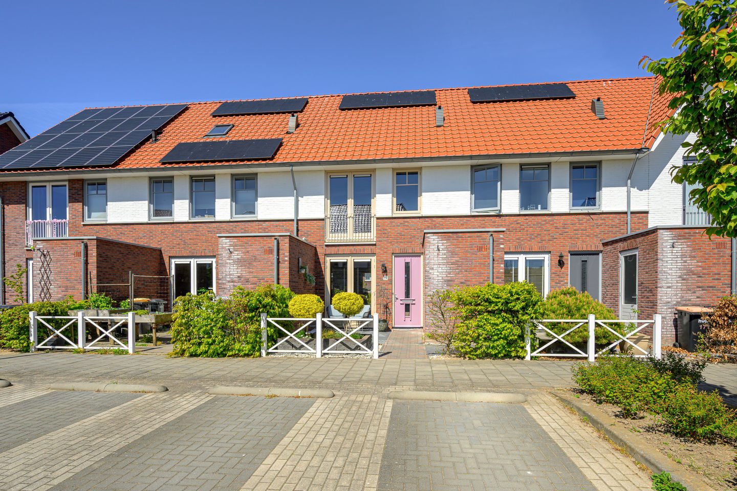 Modern Move-in Ready Terraced Home with Private Mooring on Navigable Water — 40