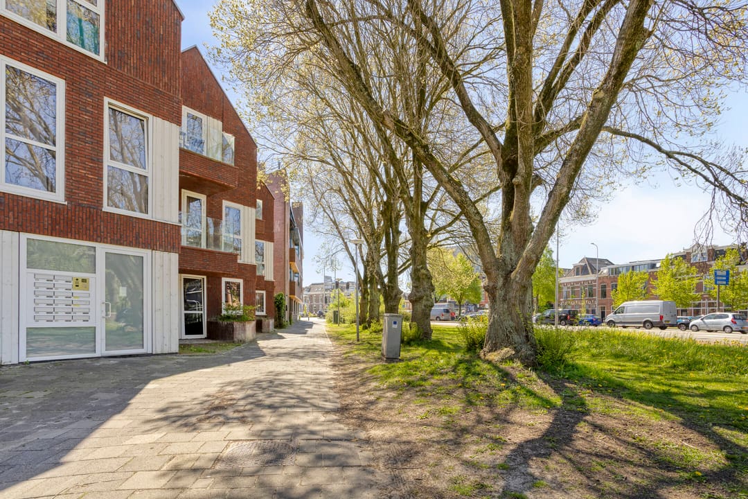Compact studio with balcony near Groningen center — 31