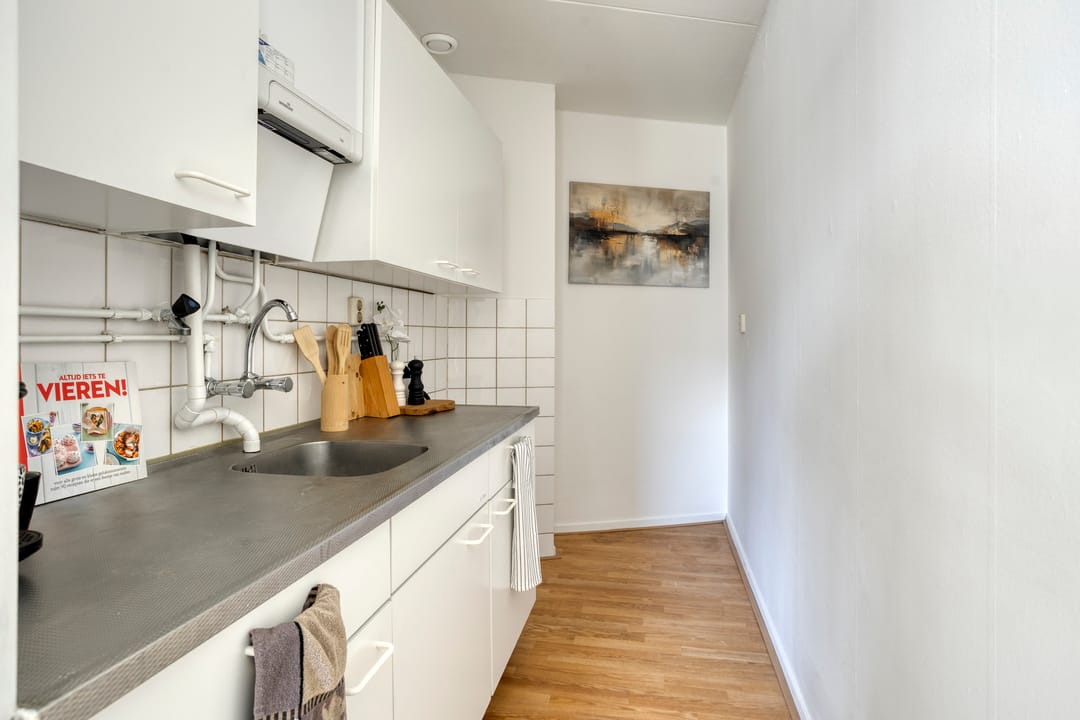 Compact studio with balcony near Groningen center — 23