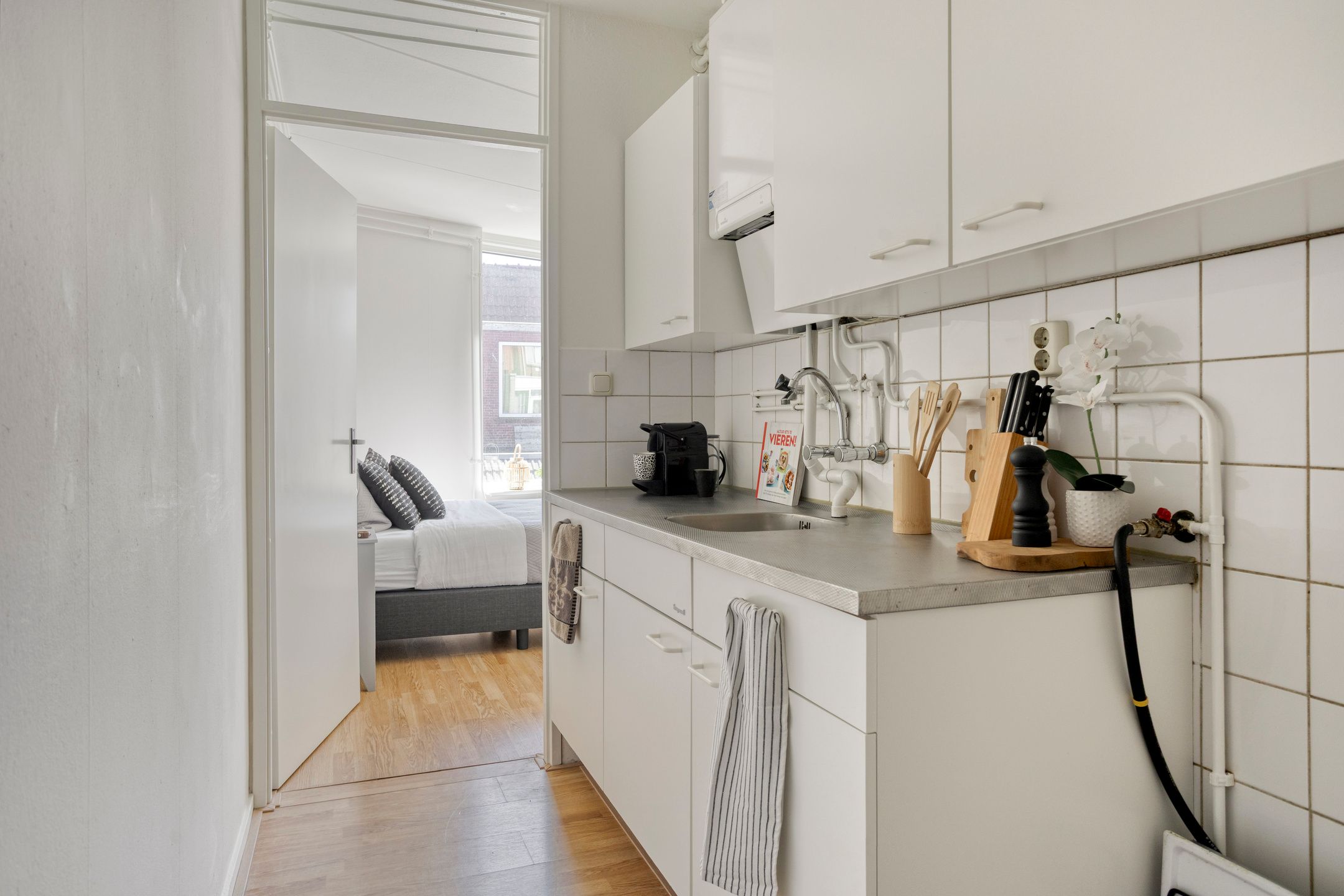 Compact studio with balcony near Groningen center — 24