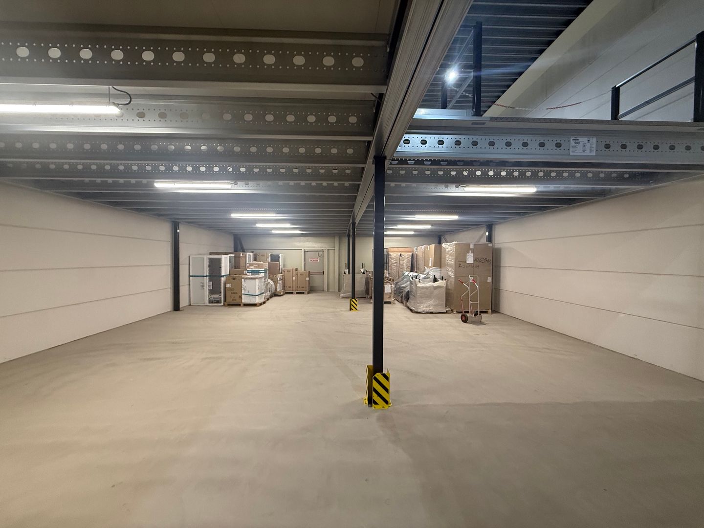 View photo 3 of Einsteinweg 4