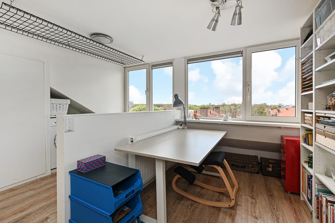 Photo 32 of Sir Winston Churchillln 270
