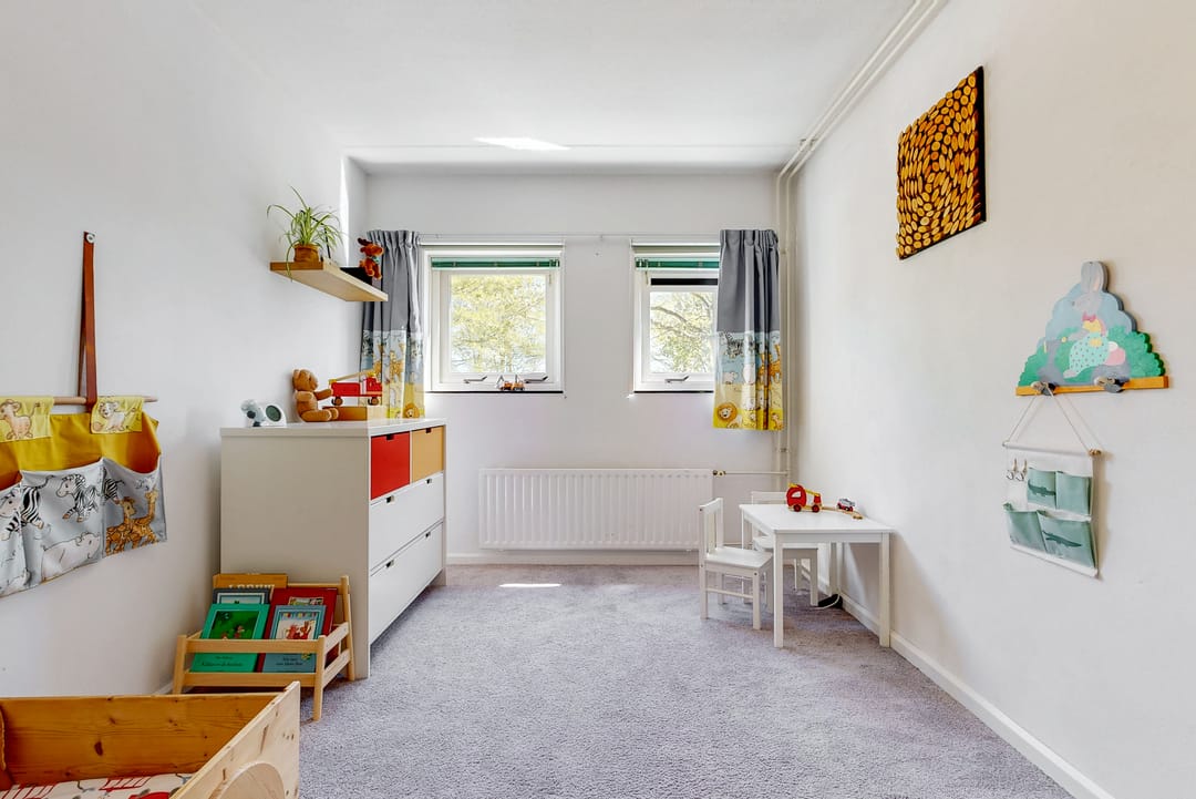 Spacious drive-in home with split-level layout and rooftop terrace in Houten — 16
