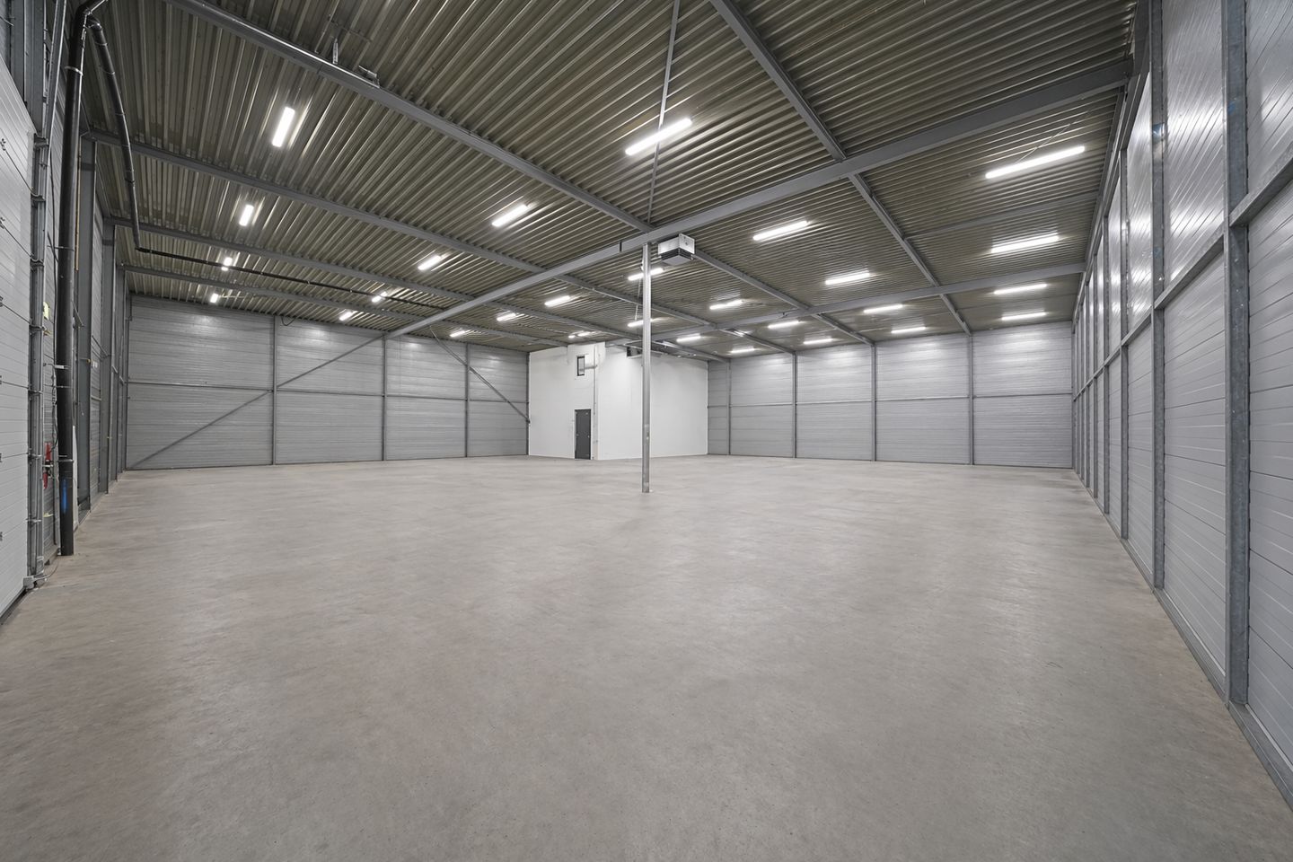 Bekijk foto 3 van Omroepweg 1