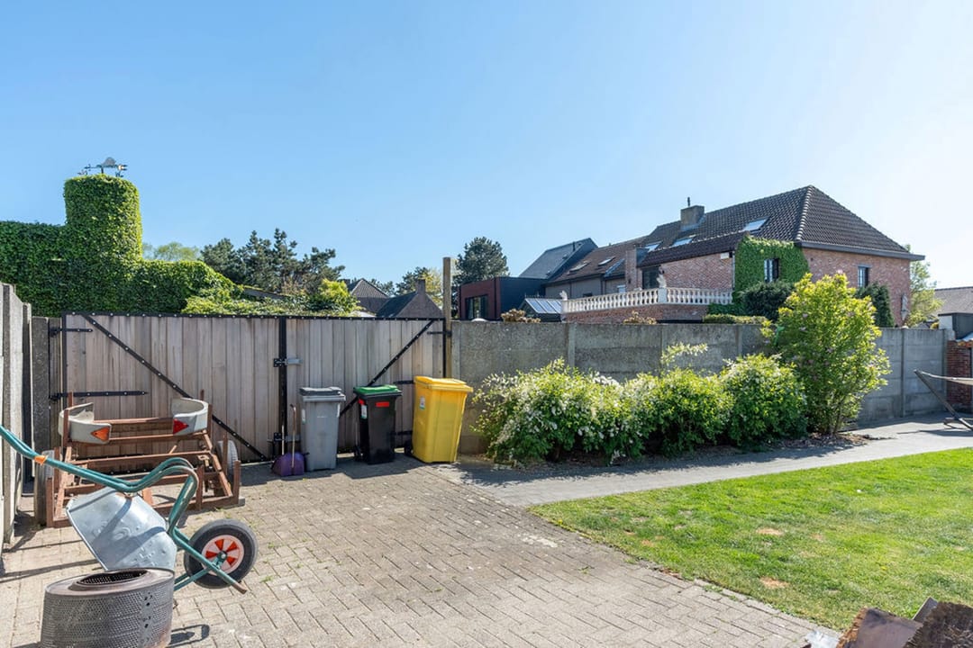 Renovated Bungalow with Three Bedrooms and Garden in Oud-Turnhout — 32