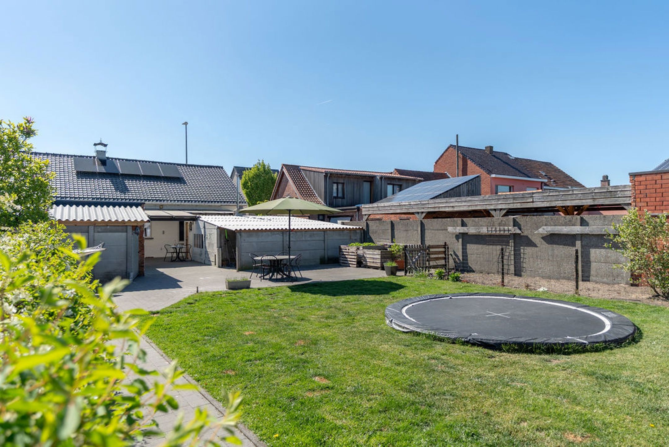 Renovated Bungalow with Three Bedrooms and Garden in Oud-Turnhout — 30