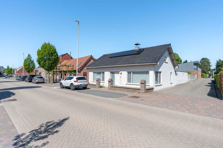 Photo 2 of Neerstraat 33