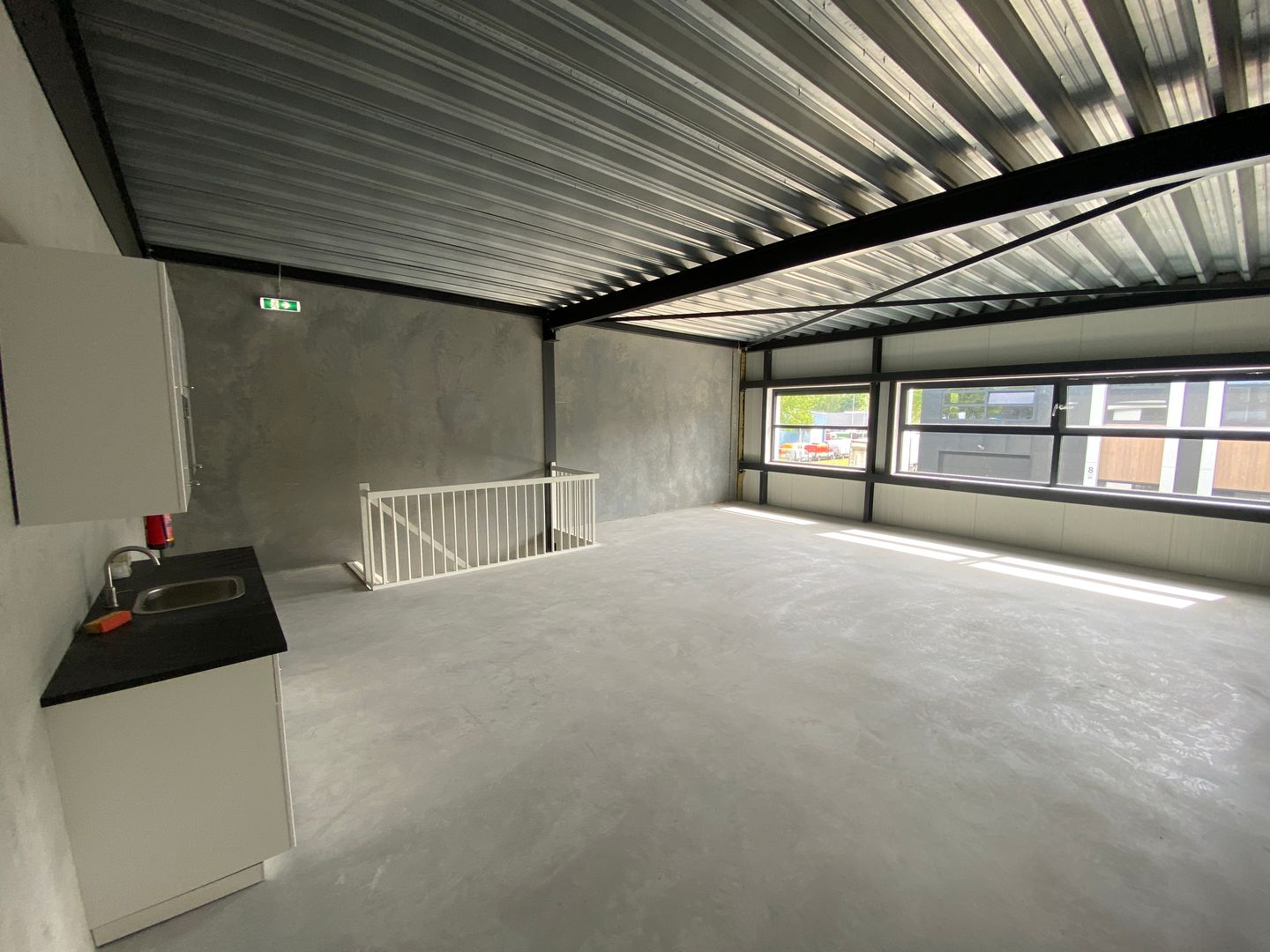 Bekijk foto 3 van Chroomstraat 8-17