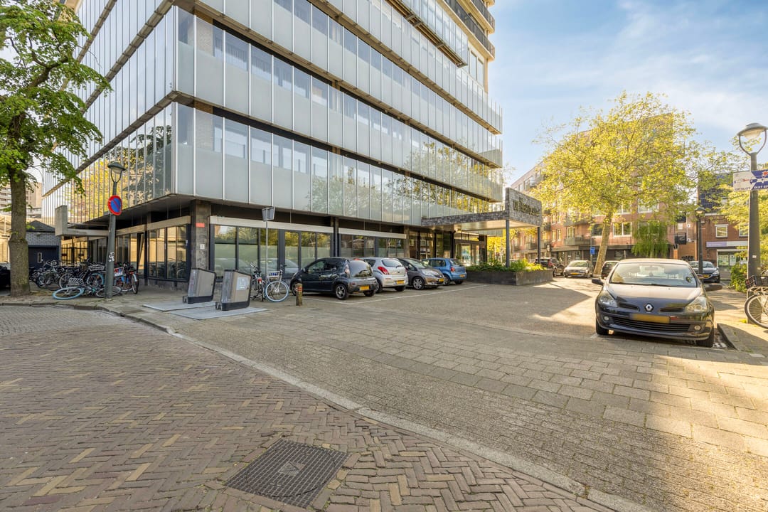 Modern Move-in Ready Apartment in Popular Rochusbuurt — 32