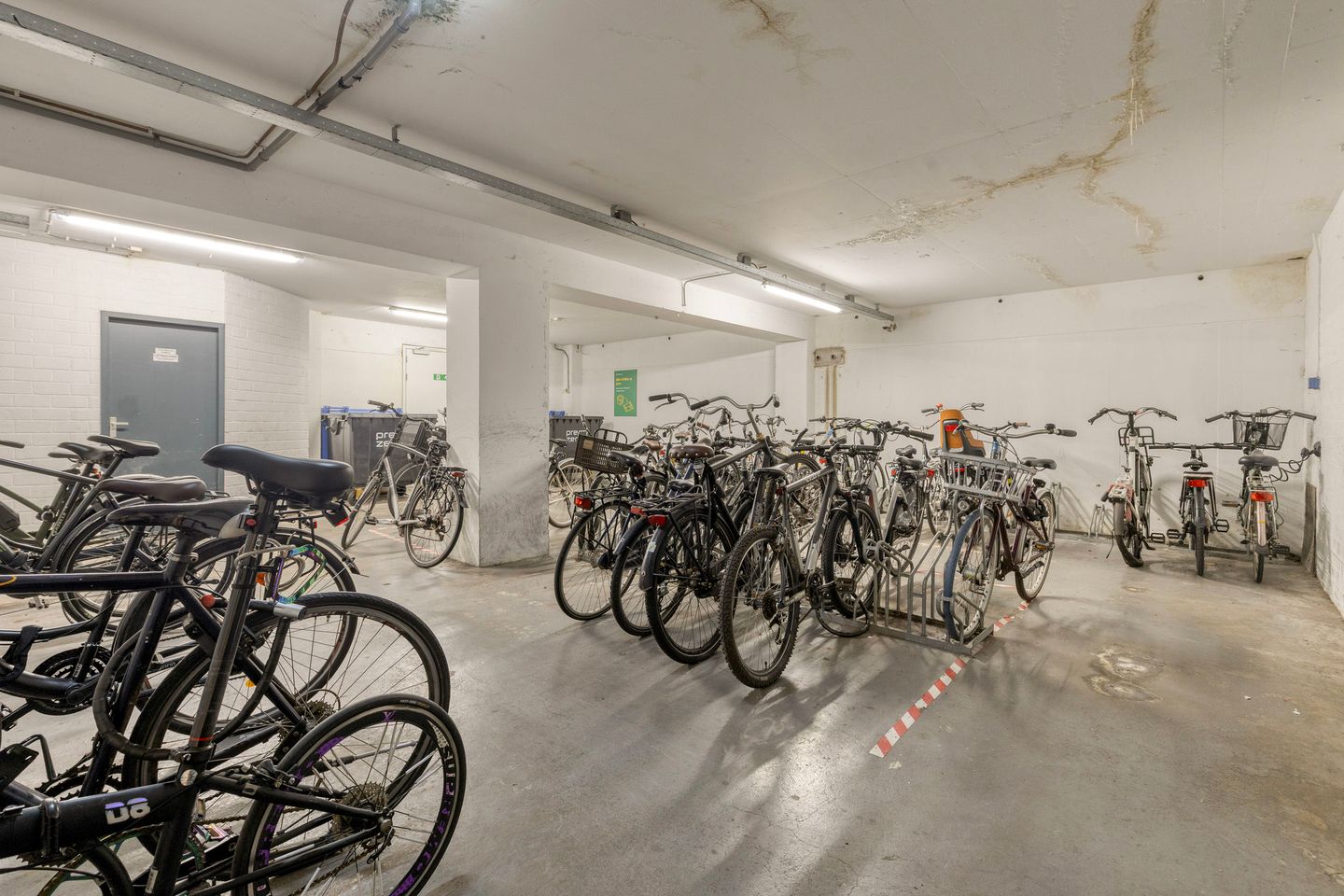 Modern Move-in Ready Apartment in Popular Rochusbuurt — 29