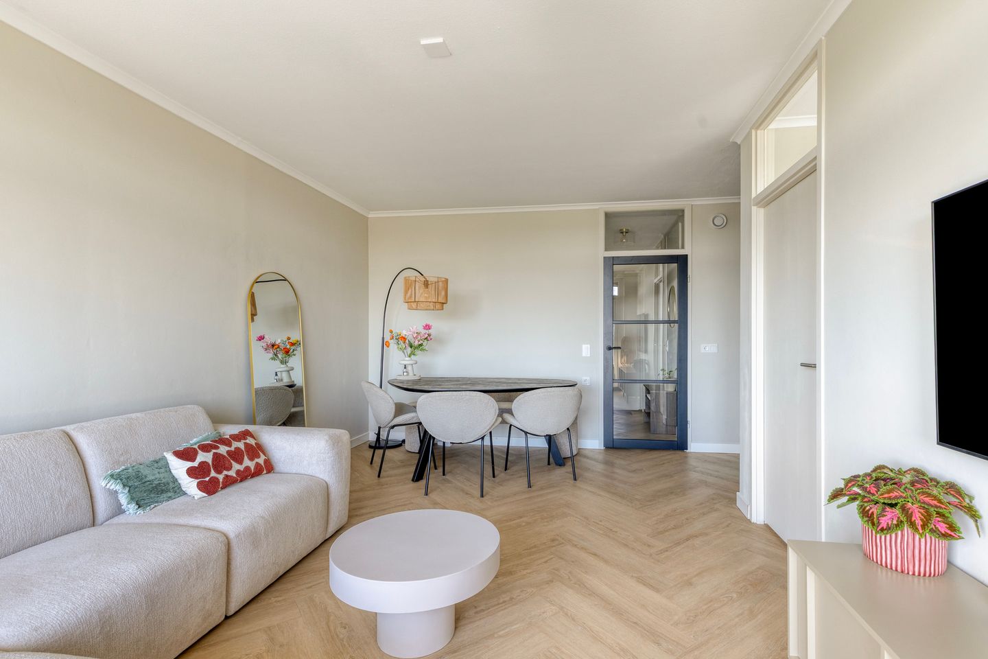 Modern Move-in Ready Apartment in Popular Rochusbuurt — 14