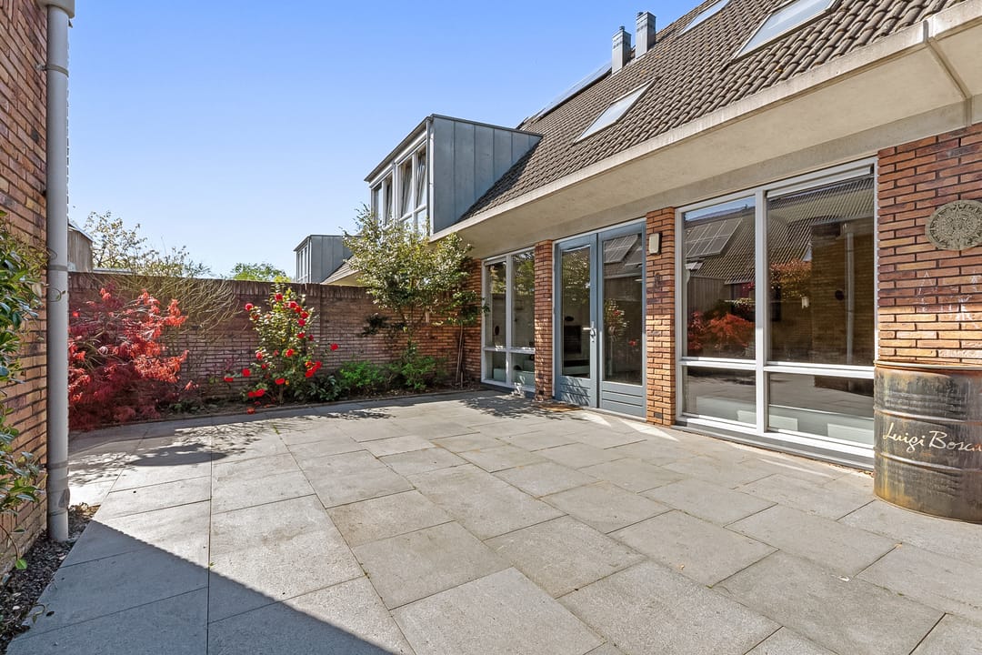 Photo 37 of Van Hasseltlaan 4-D