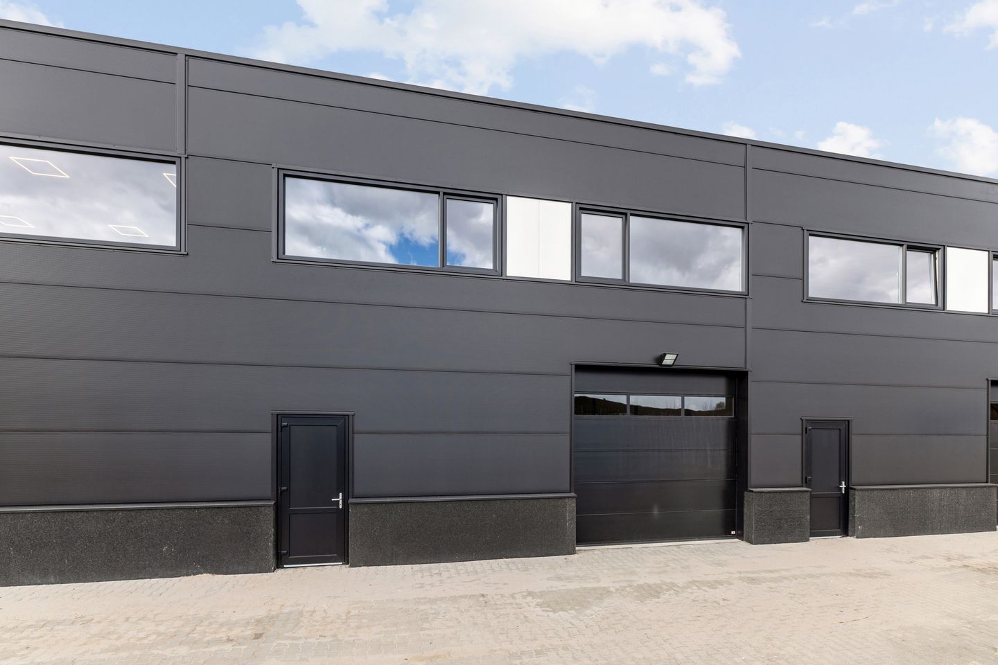 Bekijk foto 3 van Almelosestraat 85