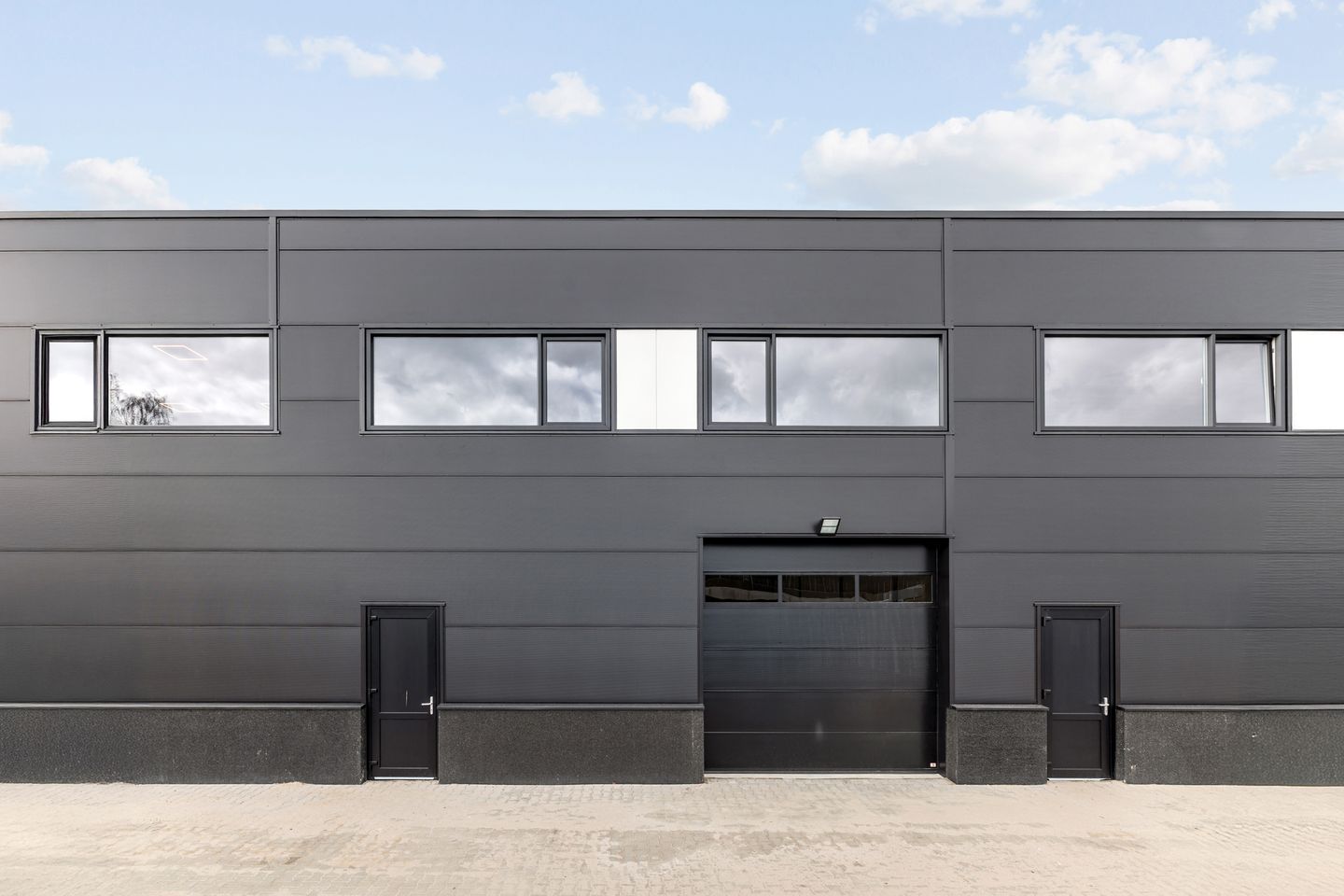 Bekijk foto 1 van Almelosestraat 85