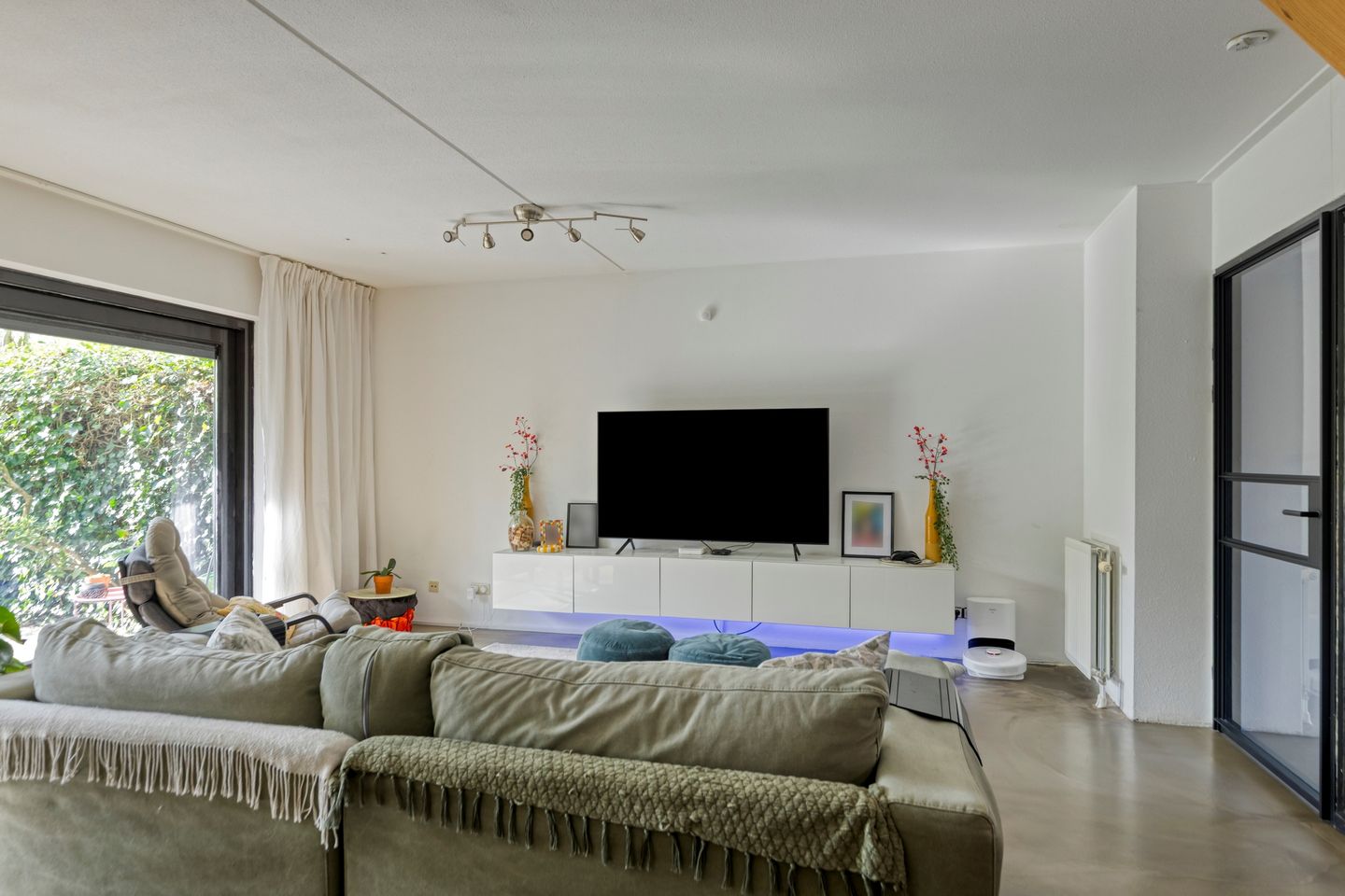 Photo 5 of Roef 19