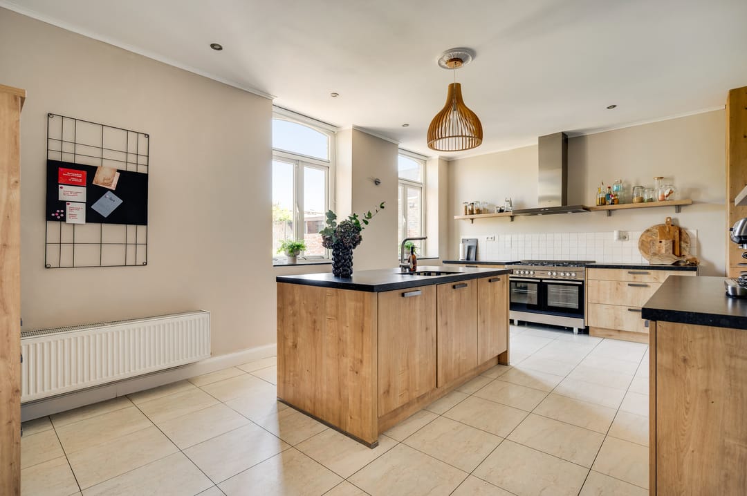 Historic City Farm from 1906 with Modern Comforts in Weert — 16