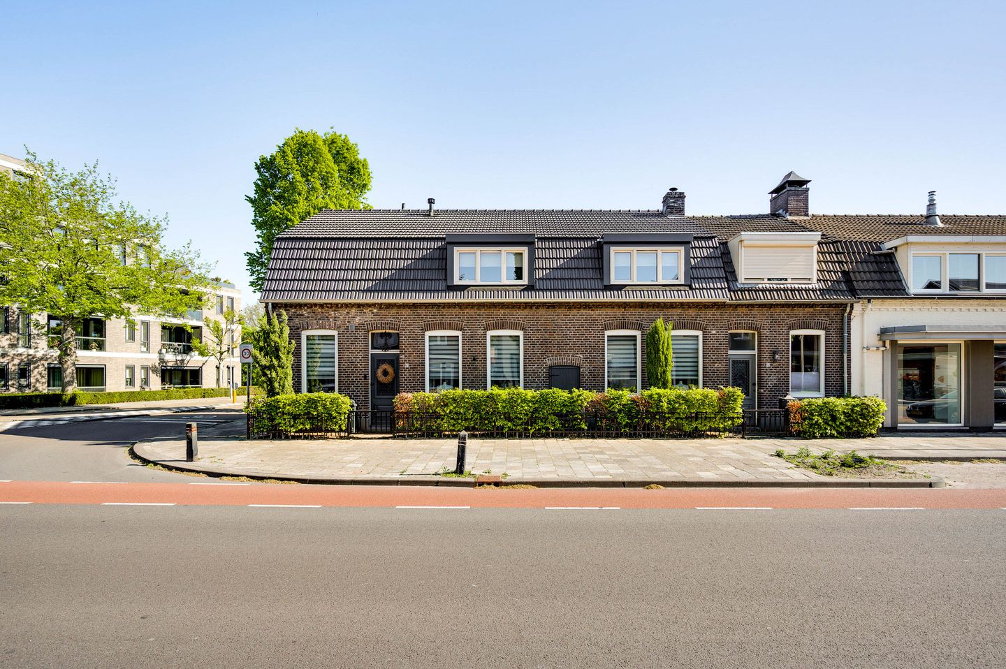 Historic City Farm from 1906 with Modern Comforts in Weert — 40