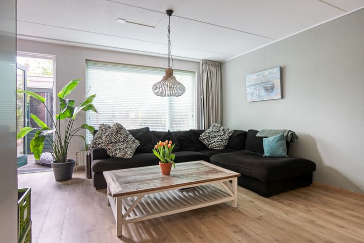 Photo 4 of A van Heestraat 19-E
