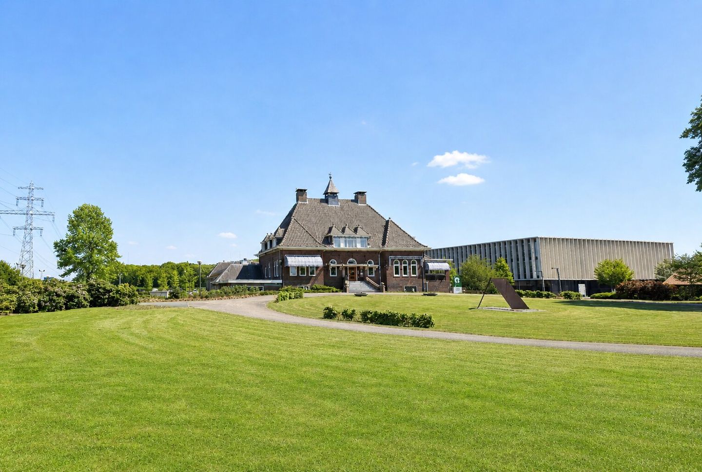 Bekijk foto 2 van Eindhovenseweg 128