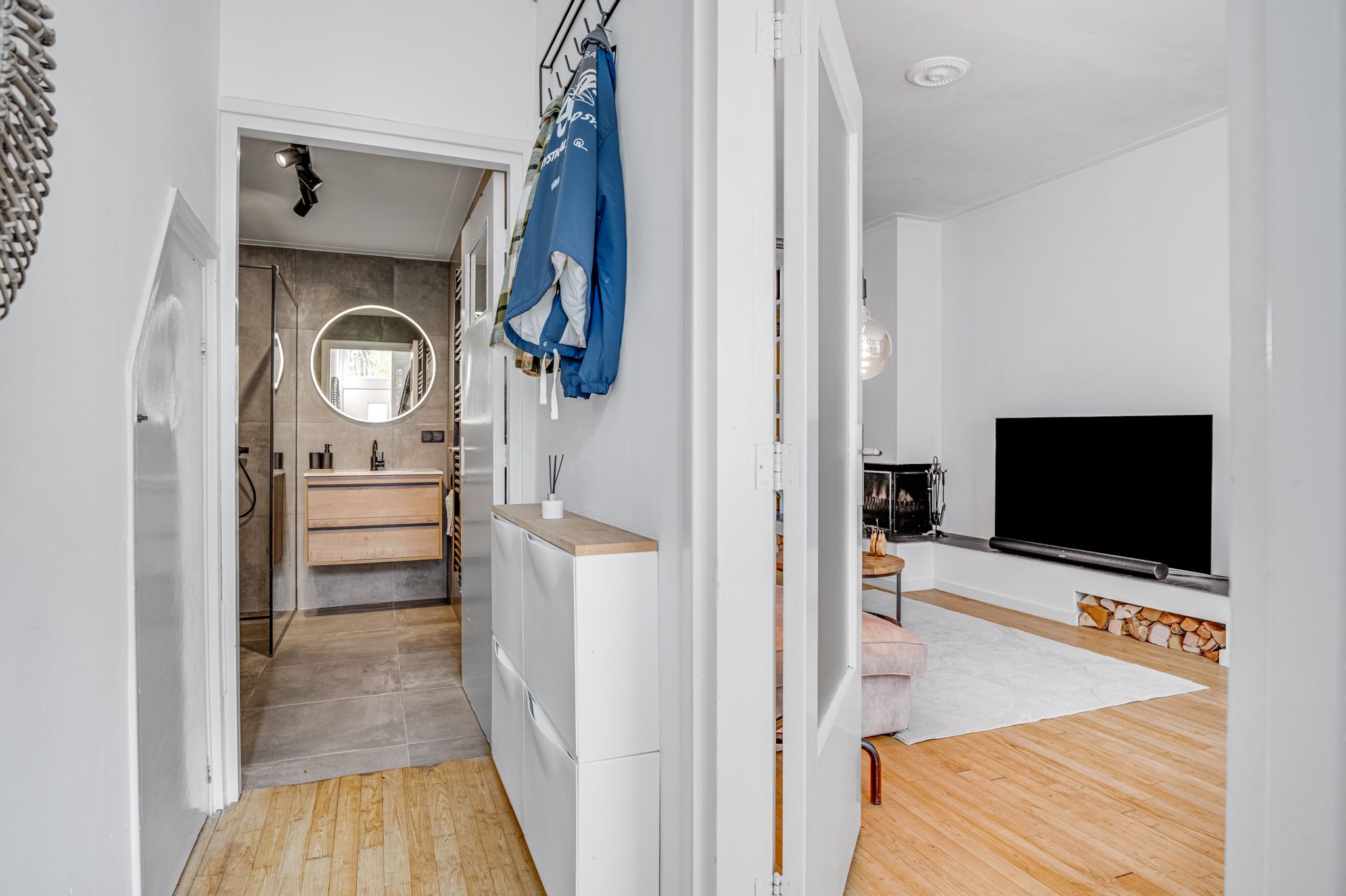 Spacious Ground Floor Apartment with Sunny Garden Near Haarlem Center — 24