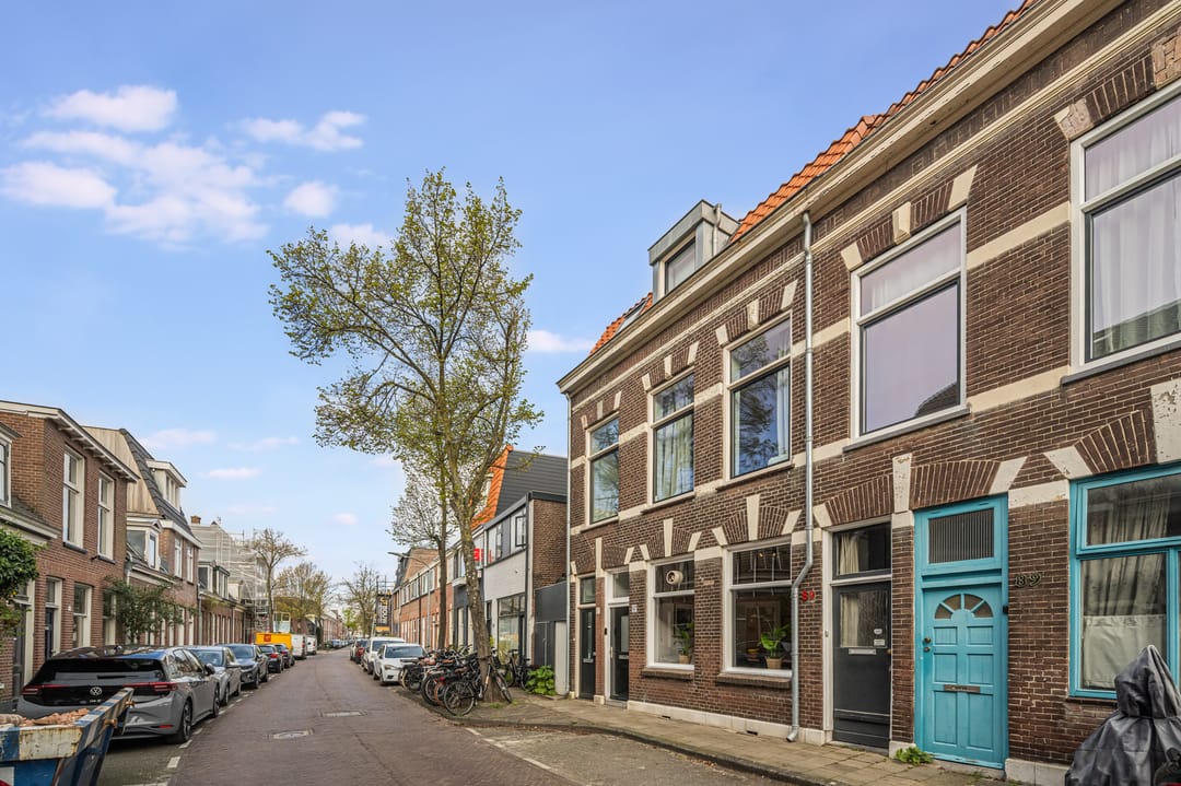 Spacious Ground Floor Apartment with Sunny Garden Near Haarlem Center — 28