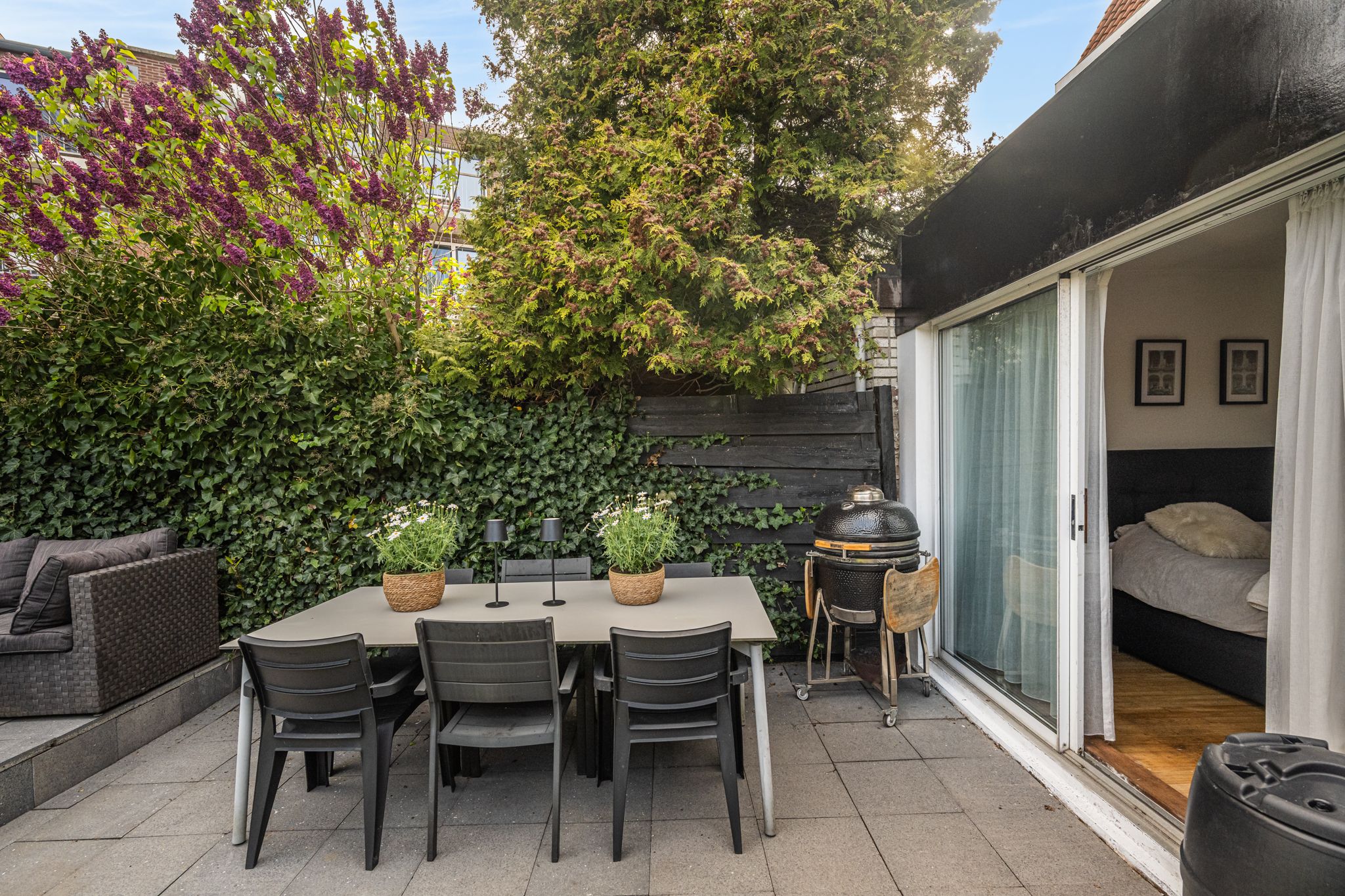 Spacious Ground Floor Apartment with Sunny Garden Near Haarlem Center — 18