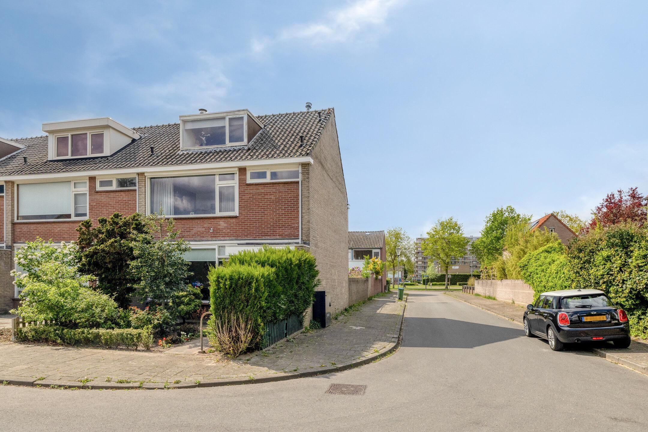 Photo 36 of Willebroekstraat 2
