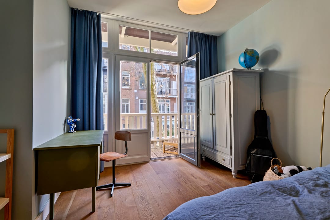 Spacious Three-Level Ground Floor Apartment with South-Facing Garden in Oud-Zuid — 22