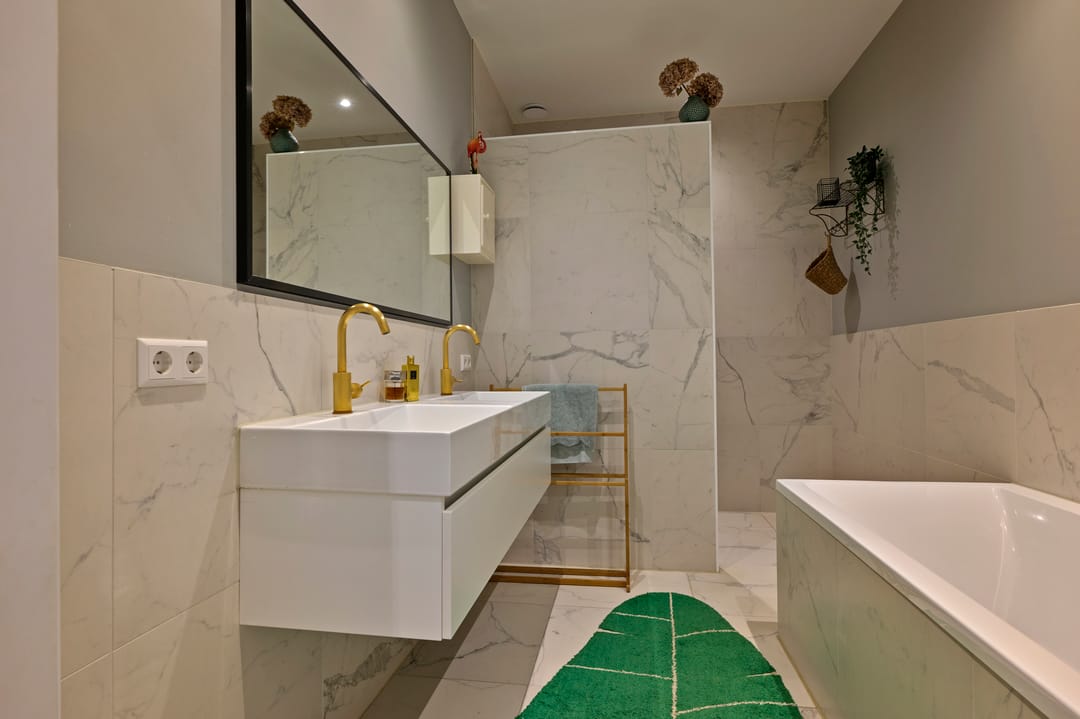 Spacious Three-Level Ground Floor Apartment with South-Facing Garden in Oud-Zuid — 26