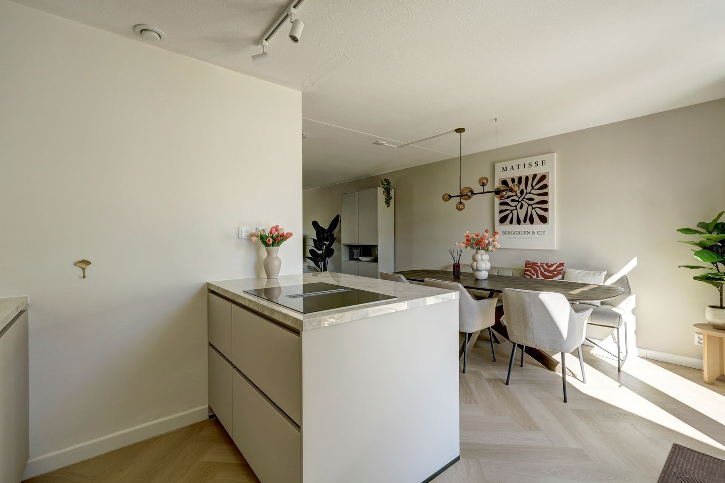 Photo 19 of Heermanstraat 8