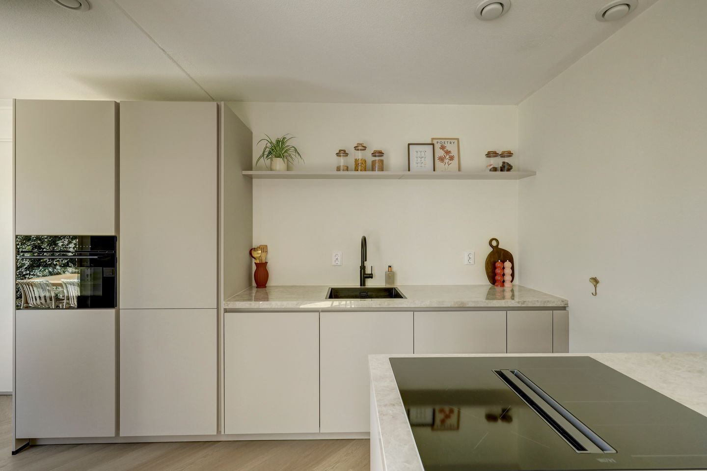 Photo 20 of Heermanstraat 8