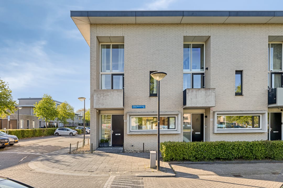 Photo 1 of Hebridenstraat 18