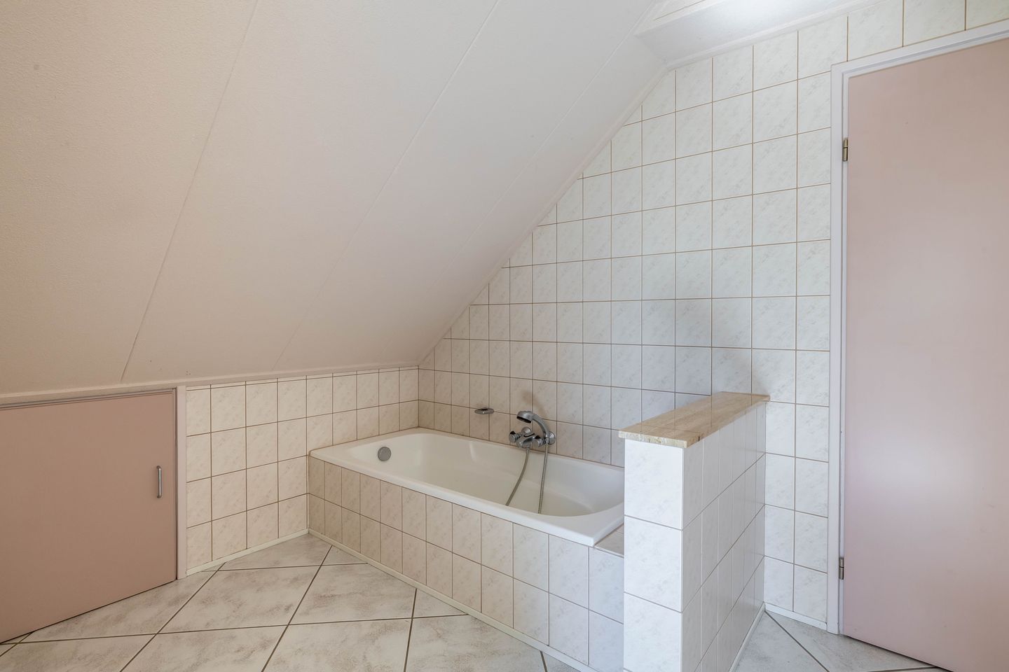 Photo 34 of 2e Bovenpad 11-B