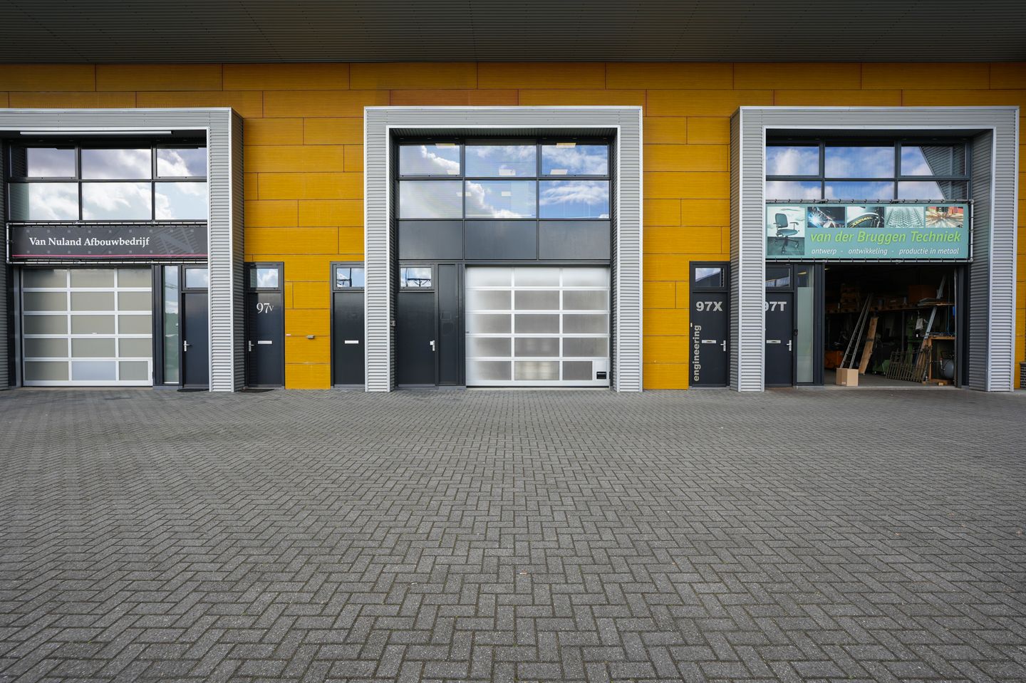 View photo 3 of Landweerstraat-Zuid 97-U