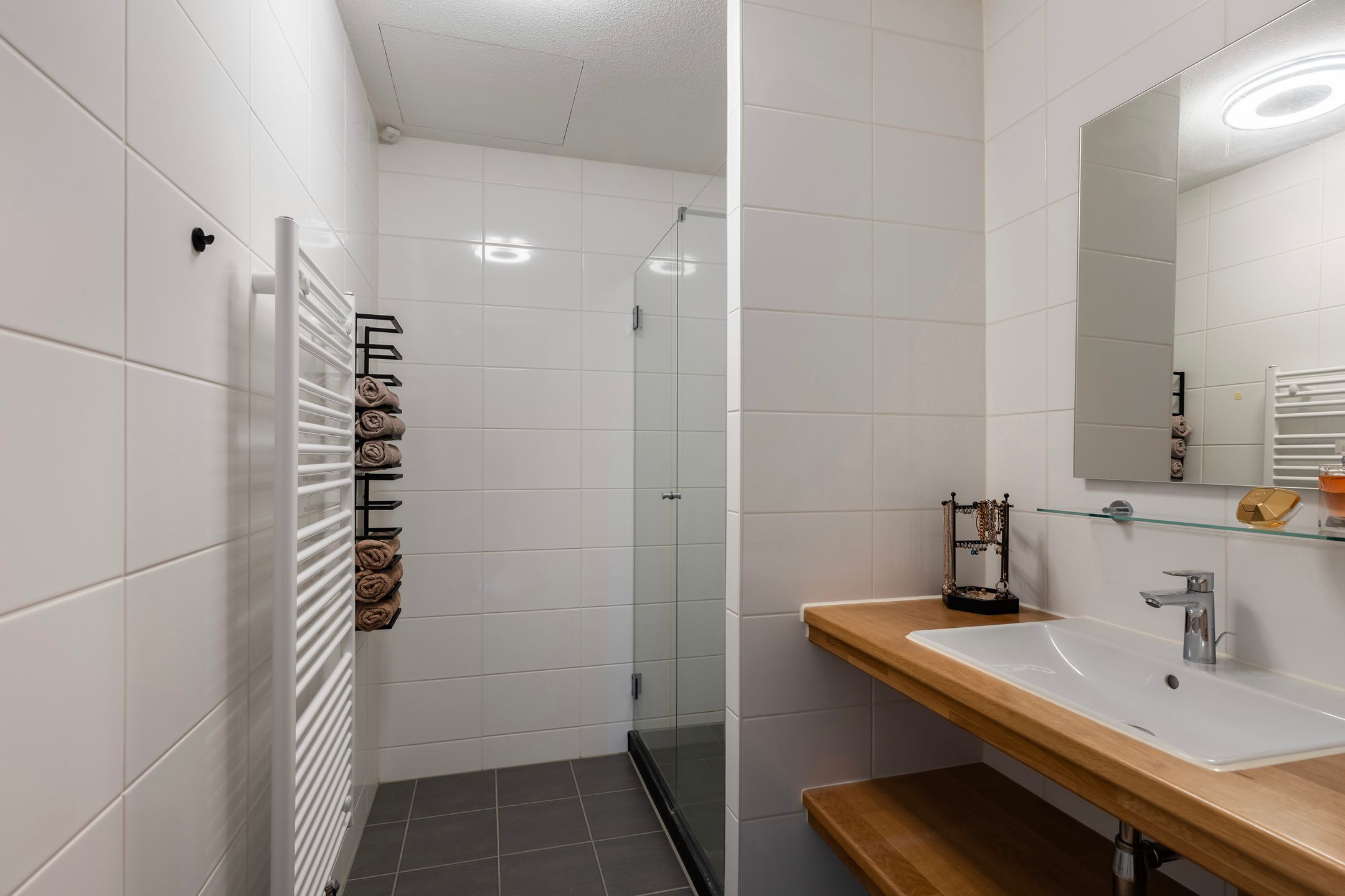 Photo 36 of Van Vollenhovenstraat 3-402