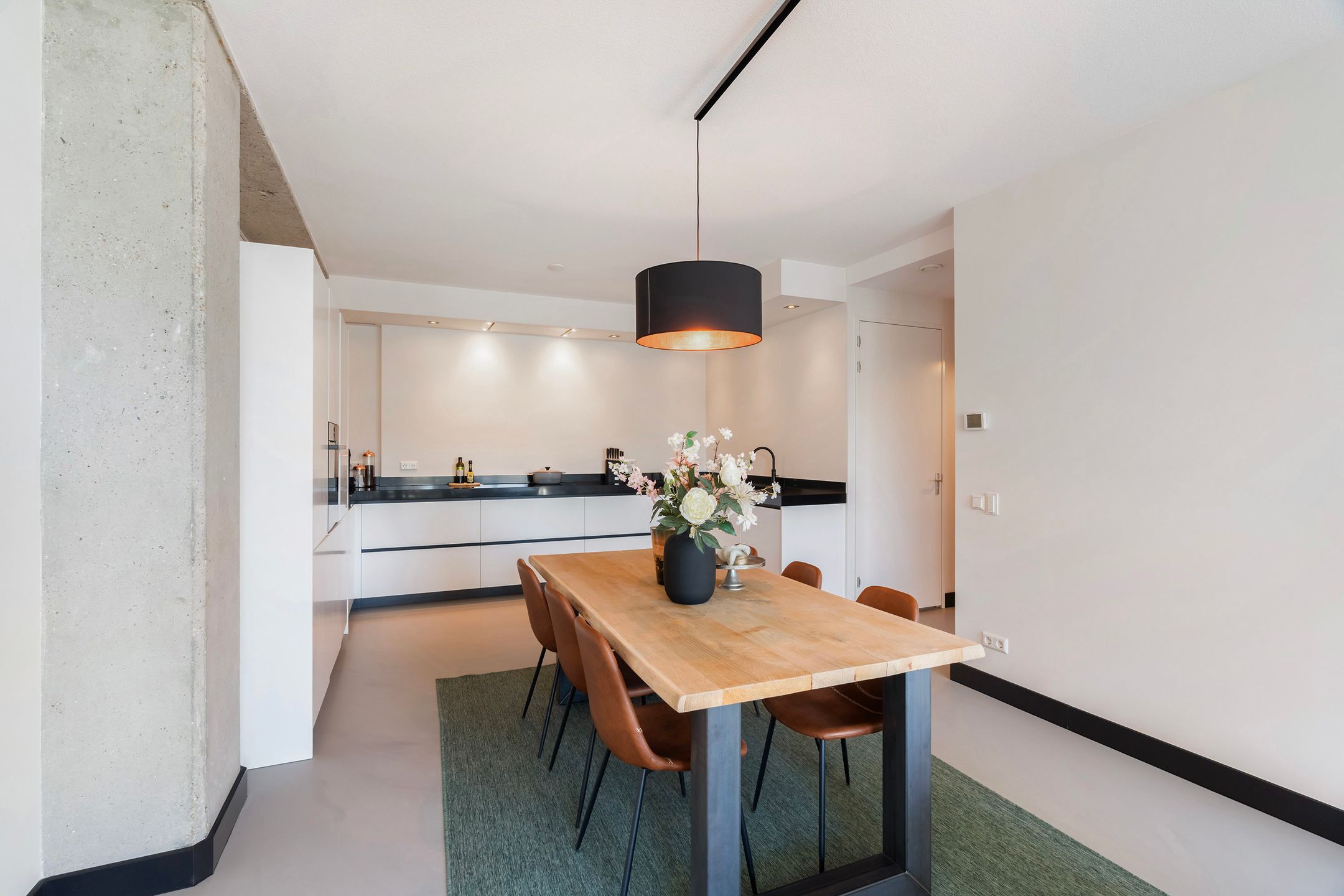 Photo 12 of Van Vollenhovenstraat 3-402