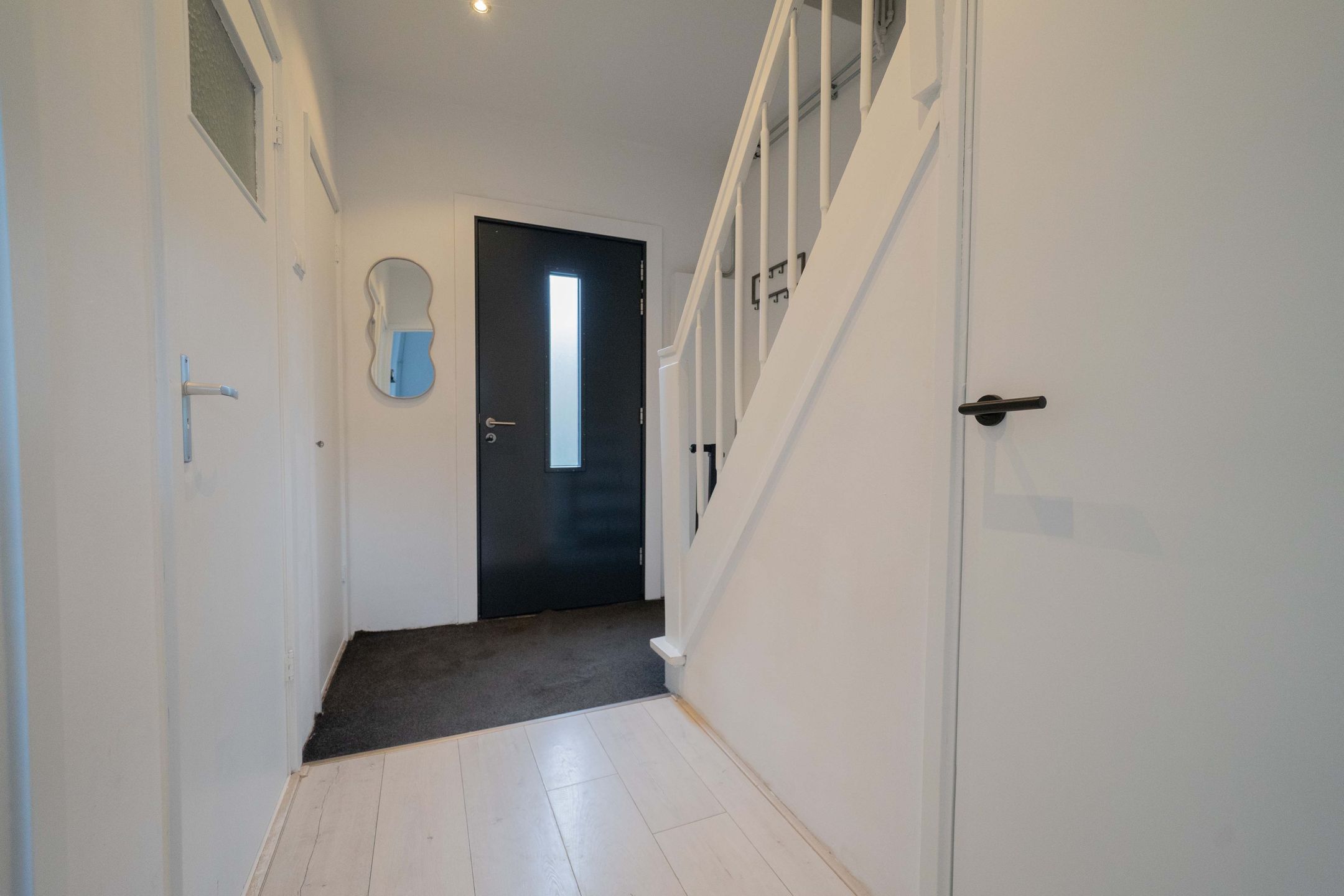 Photo 9 of Zeeuwstraat 11