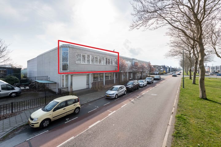 Madame Curiestraat 2, Dordrecht