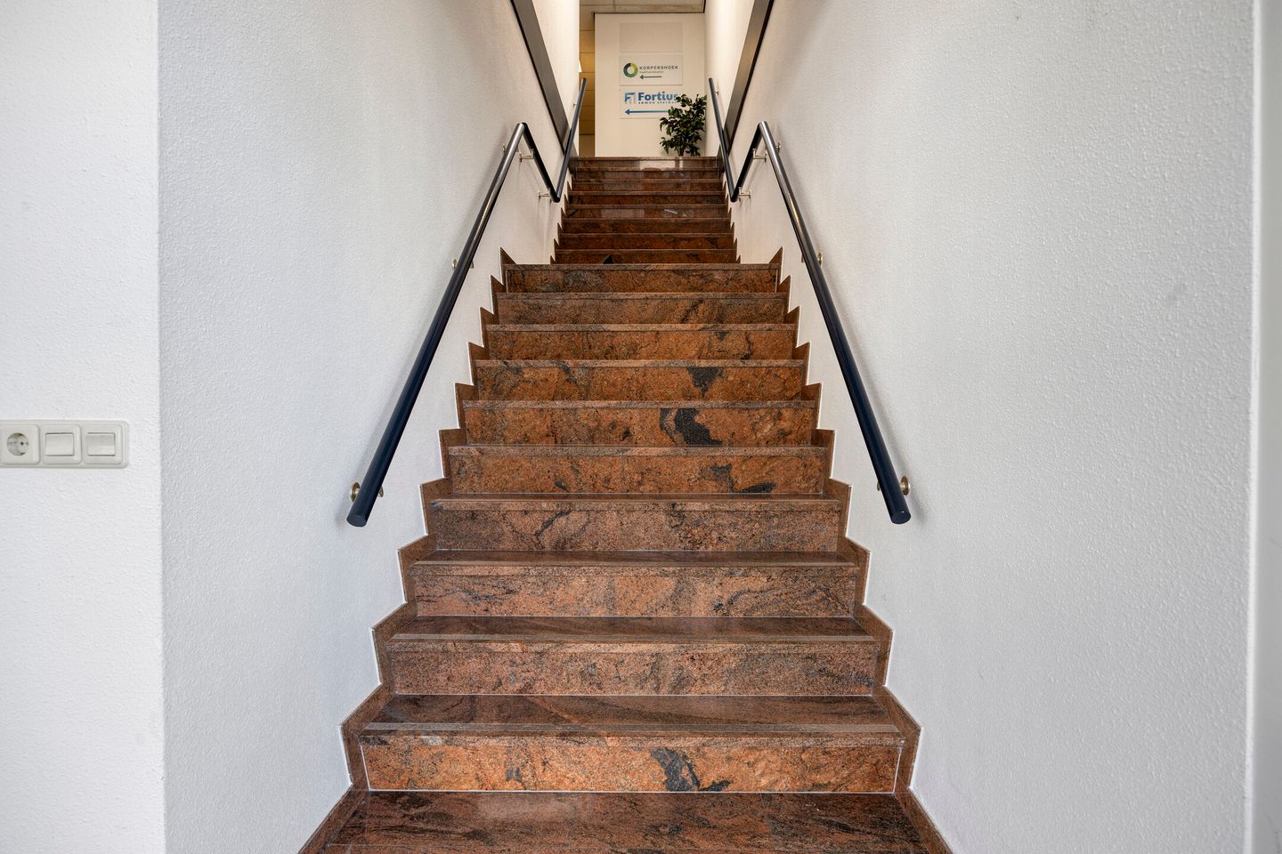 Bekijk foto 4 van Madame Curiestraat 2