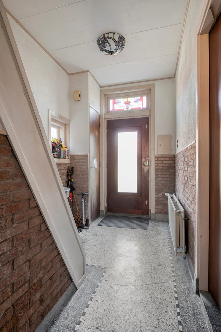 Photo 3 of Burgemeester Lewestraat 8