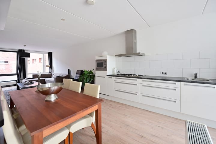 Tussenwoning te koop: Buys Ballotstraat 6, Hilversum