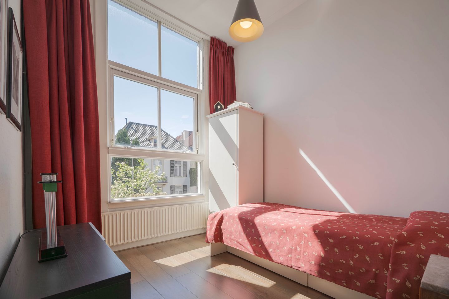 Spacious Apartment with Rooftop Terrace and Dual Kitchen Setup — 34
