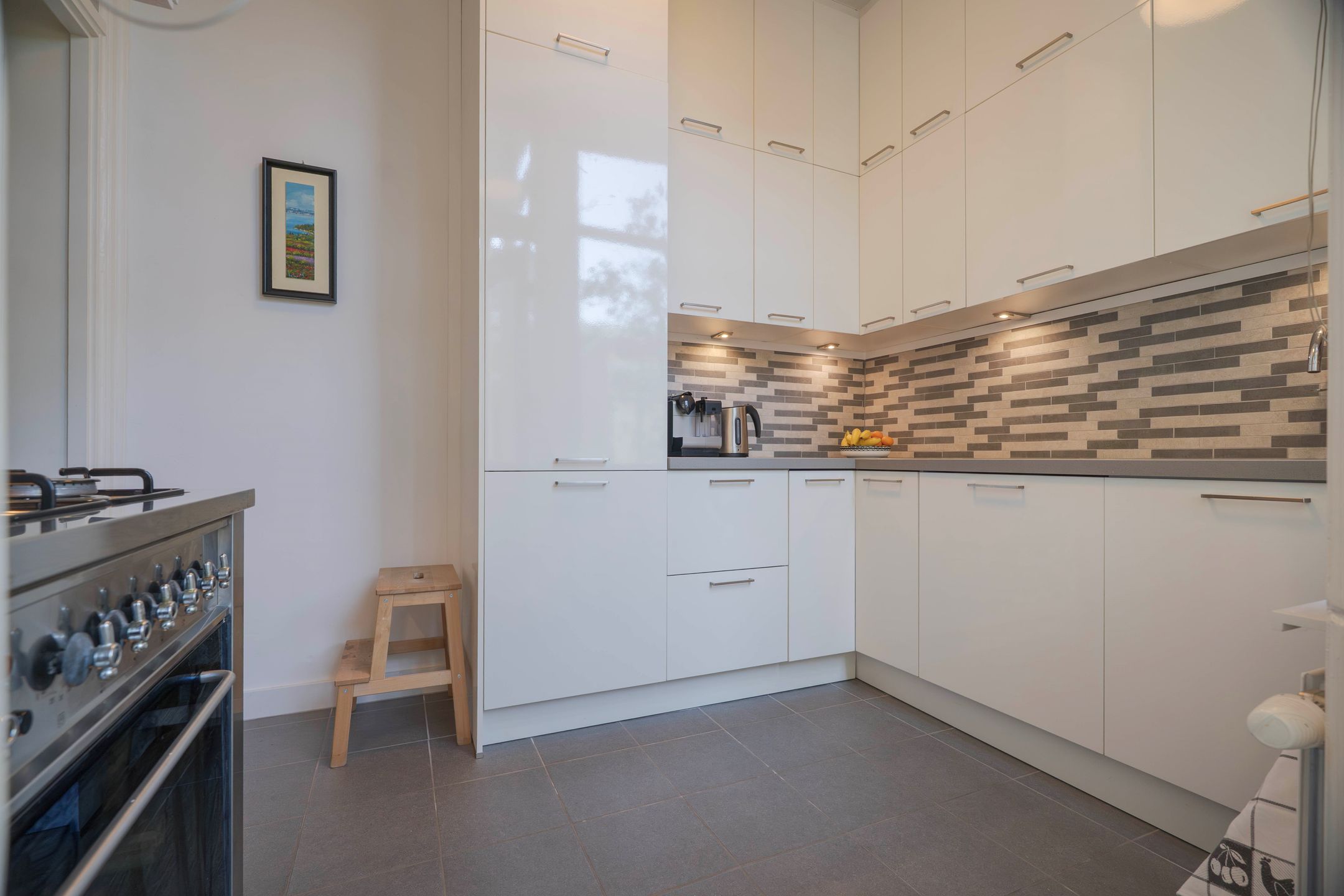 Spacious Apartment with Rooftop Terrace and Dual Kitchen Setup — 27