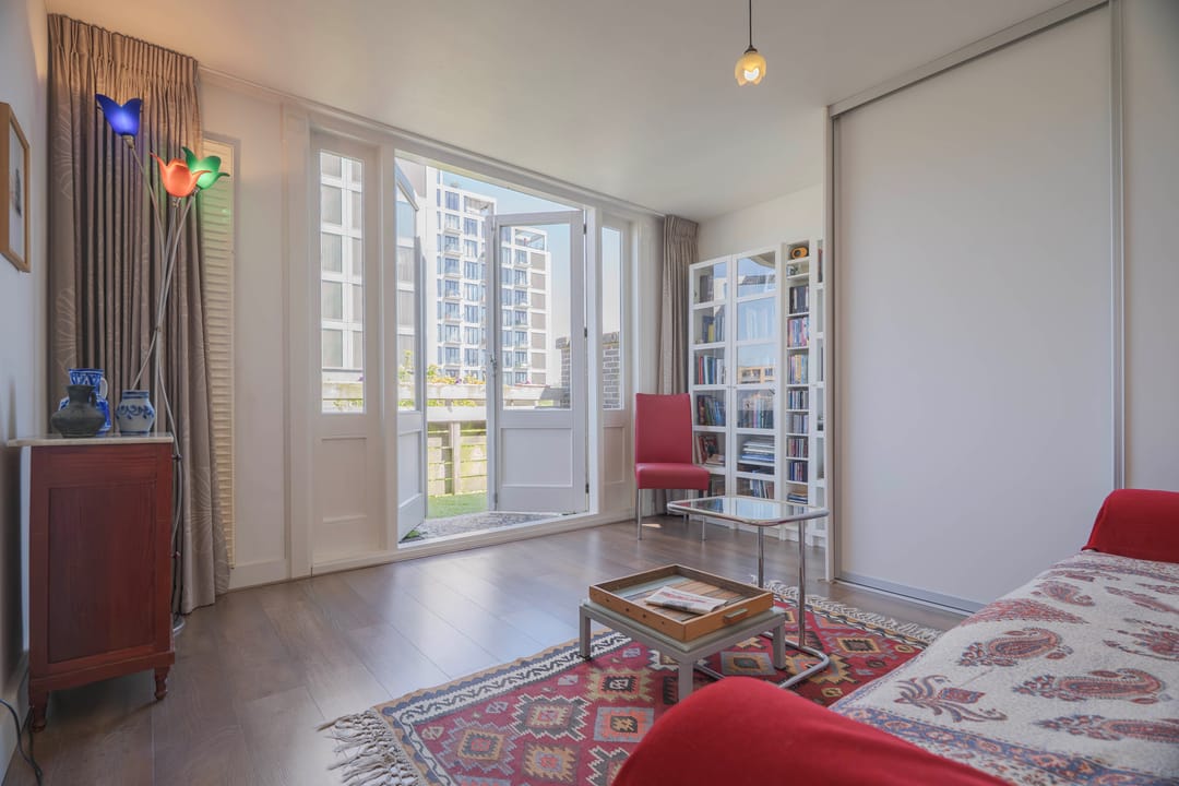 Spacious Apartment with Rooftop Terrace and Dual Kitchen Setup — 56