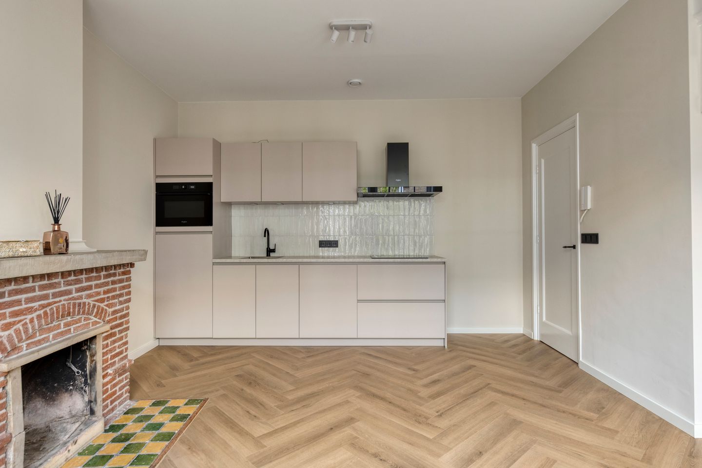 Photo 10 of Herenstraat 6-J