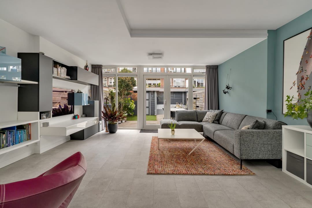 Spacious 1930s Family Home with 5 Bedrooms in Vruchtenbuurt — 13