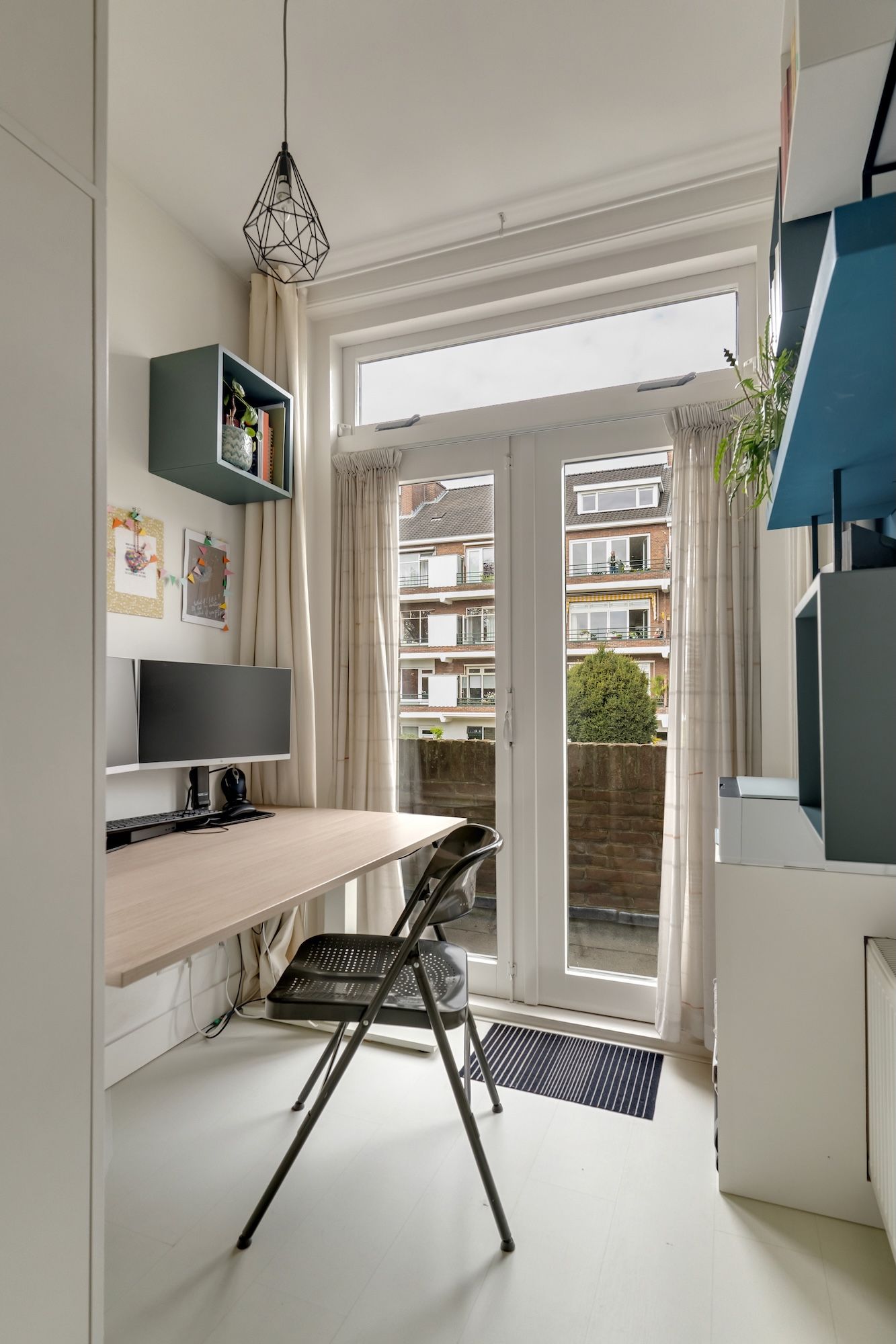Spacious 1930s Family Home with 5 Bedrooms in Vruchtenbuurt — 39